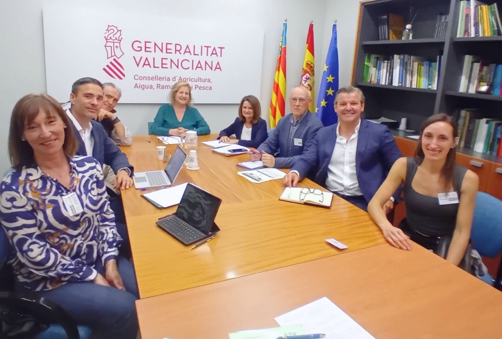 Frente común del sector veterinario valenciano y la Conselleria de Agricultura en contra de la regulación del medicamento veterinario